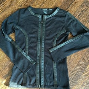 Vermani woman’s zip up like new - leather like outline